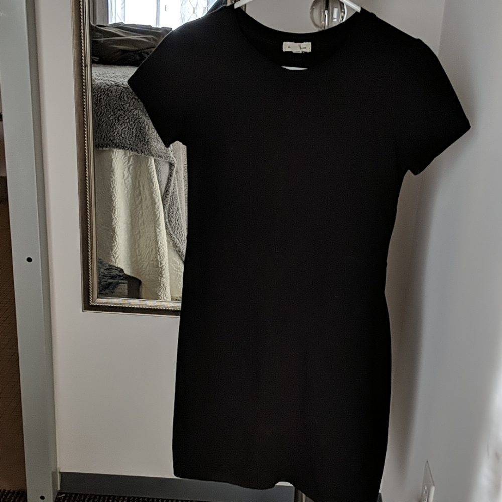 Black bodycon dress